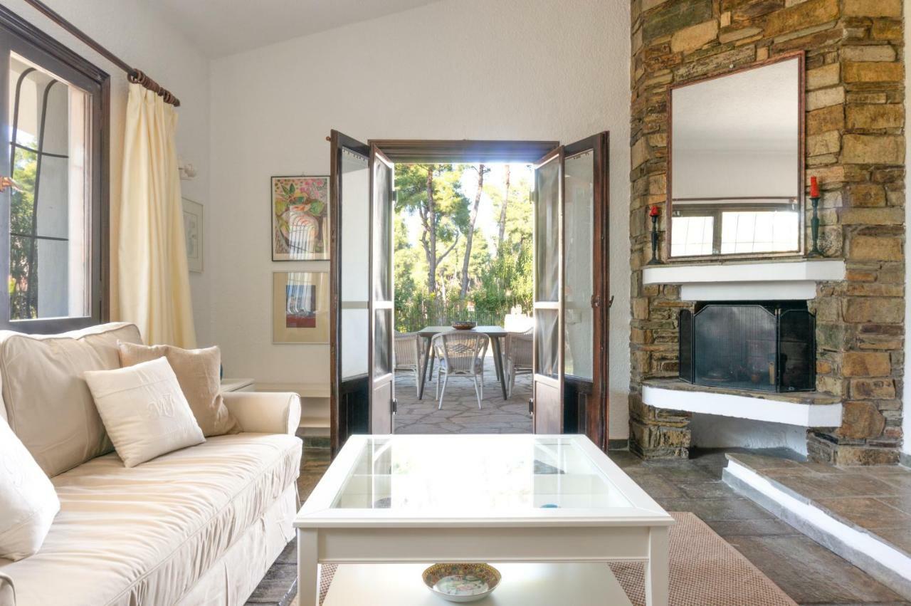 Villa Aurora In Sani With Garden And Pool Dış mekan fotoğraf